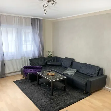 Schoenes Terrasse 2p. Stadtnah Wlan *